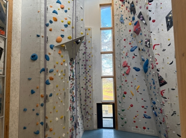 Gemeinsam wachsen beim Bouldern in Tübingen – Ausflug mit Kindern, Foto 6
