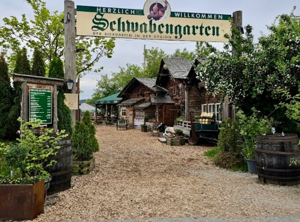 Biergarten im Almhüttenstil bei Stuttgart – Ausflug mit Kindern, Foto 4