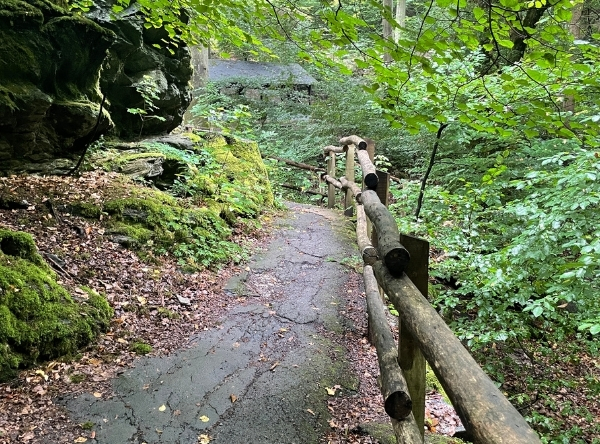 Waldspielplatz Leichtweißhöhle Wiesbaden – Ausflug mit Kindern, Foto 3
