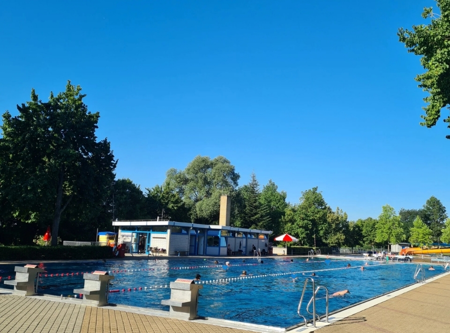 Badespaß im Ehinger Freibad – Ausflug mit Kindern, Foto 2