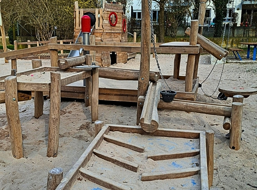 Spielplatz im Blaupark in Ulm – Ausflug mit Kindern, Foto 8