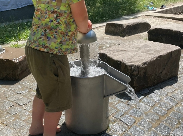 Wasserspielplatz in Wiesbaden-Medenbach – Ausflug mit Kindern, Foto 4