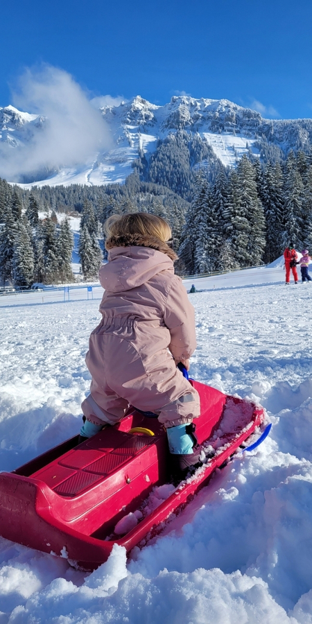 Familienzeit im Snowpark Eriz, Schweiz