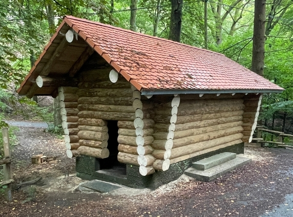 Waldspielplatz Leichtweißhöhle Wiesbaden – Ausflug mit Kindern, Foto 2