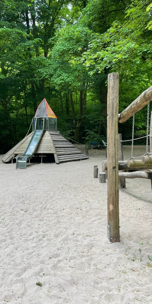 Waldspielplatz Leichtweißhöhle Wiesbaden – Ausflug mit Kindern, Foto 10