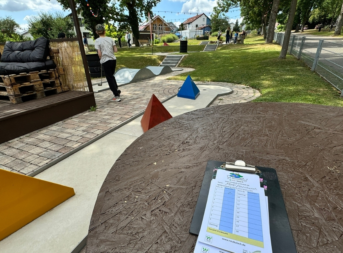Minigolf am Seerosenteich in Neubulach – Ausflug mit Kindern, Foto 10