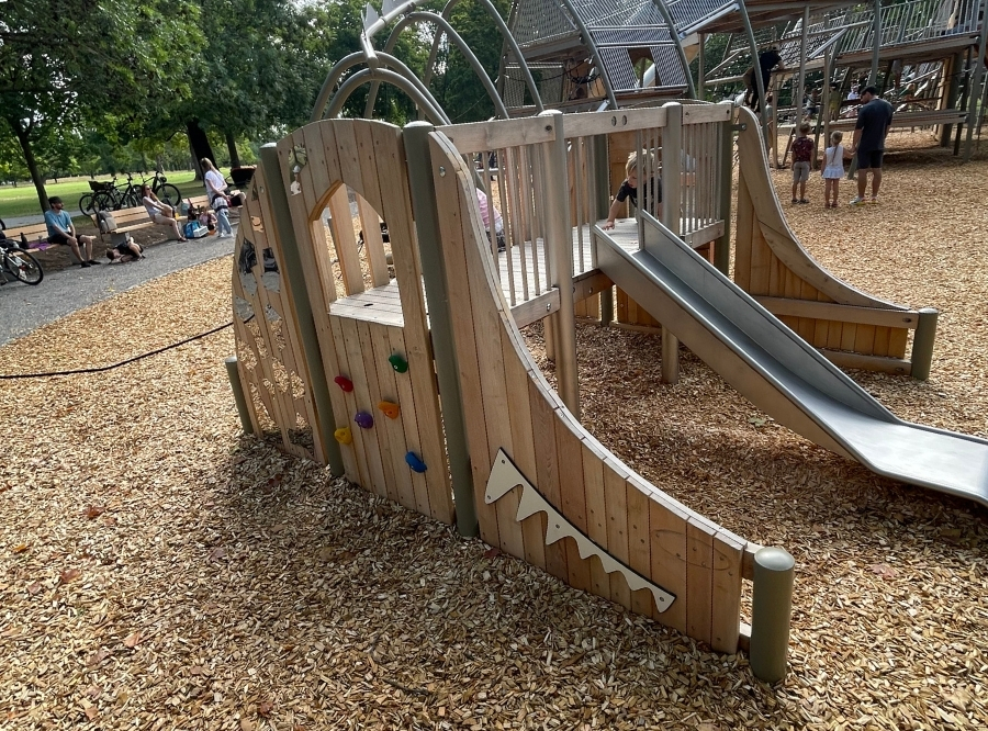 Rosensteindino Spielplatz in Stuttgart – Ausflug mit Kindern, Foto 3