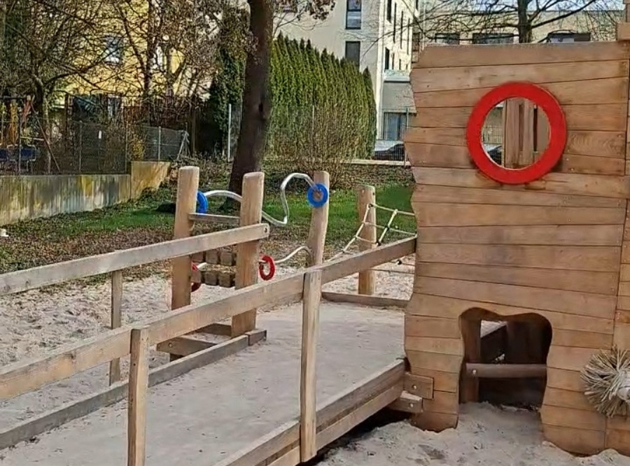 Spielplatz im Blaupark in Ulm – Ausflug mit Kindern, Foto 4