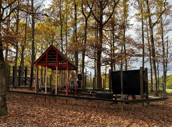 Waldspielplatz Reutlingen-Ohmenhausen – Ausflug mit Kindern, Foto 3