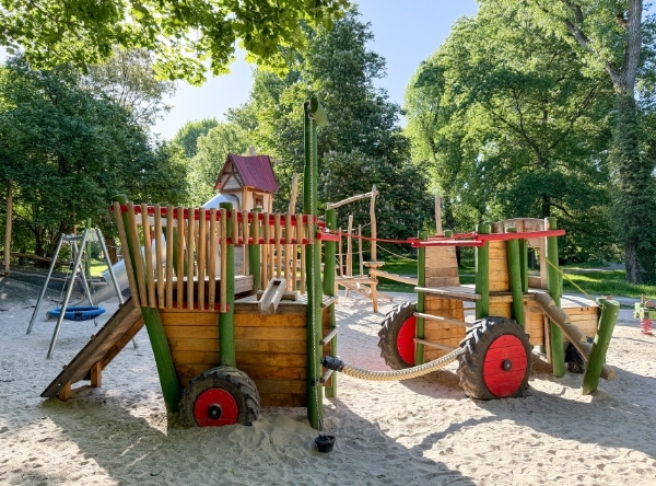 Bauernhof-Spielplatz Schweineweide – Ausflug mit Kindern, Foto 2