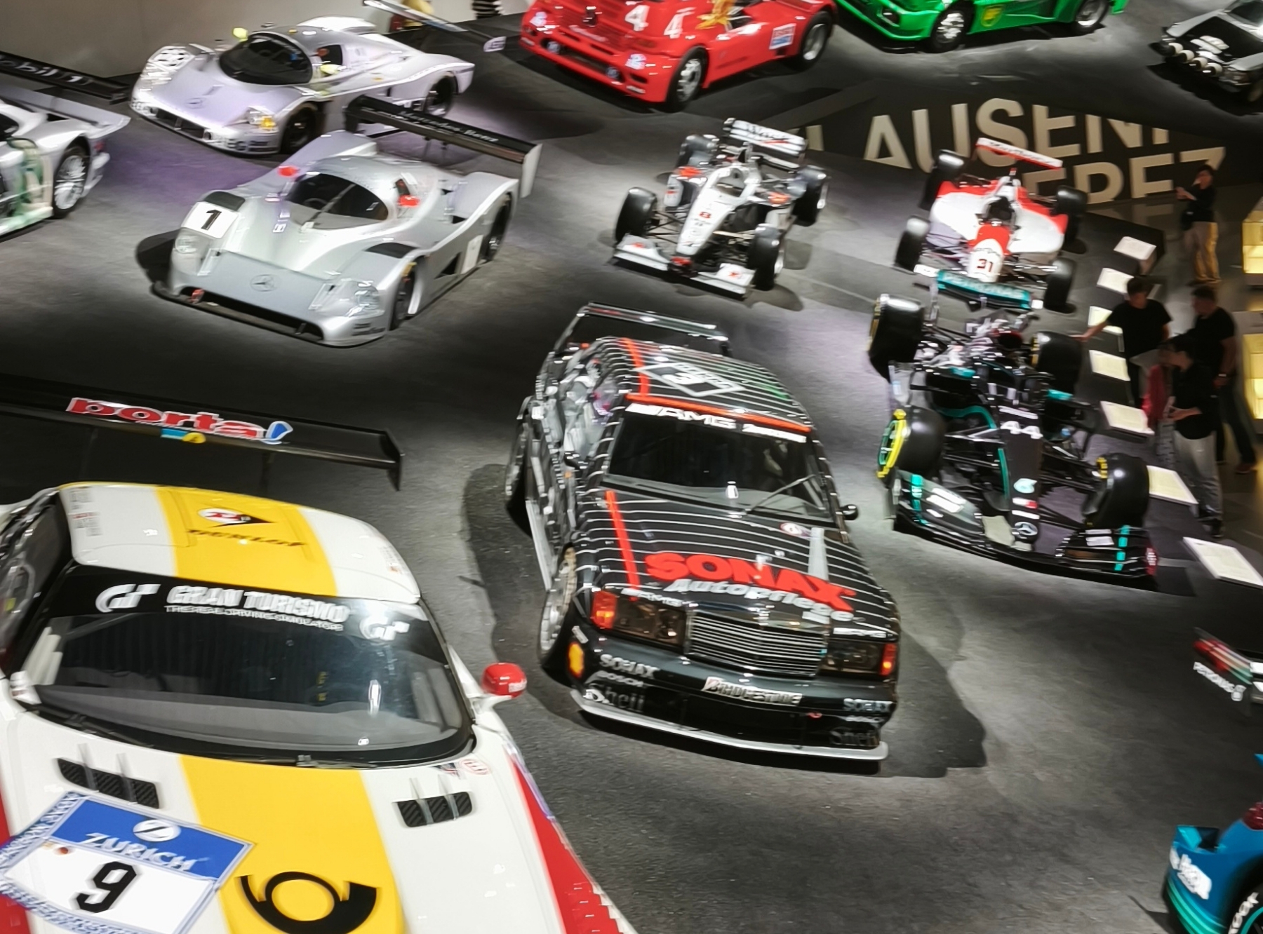 Mercedes-Benz Museum in Stuttgart – Ausflug mit Kindern, Foto 3