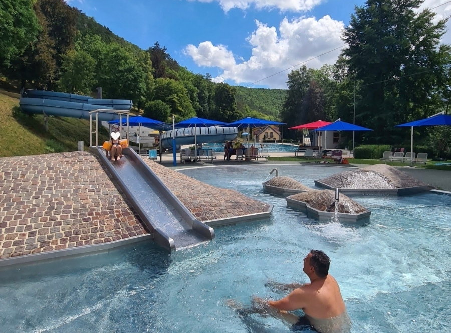 Badespaß im Blautal in Blaubeuren – Ausflug mit Kindern, Foto 4