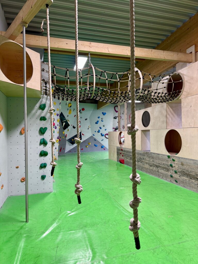 Gemeinsam wachsen beim Bouldern in Tübingen