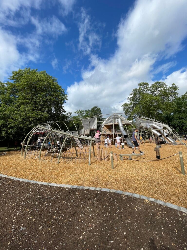 Rosensteindino Spielplatz in Stuttgart