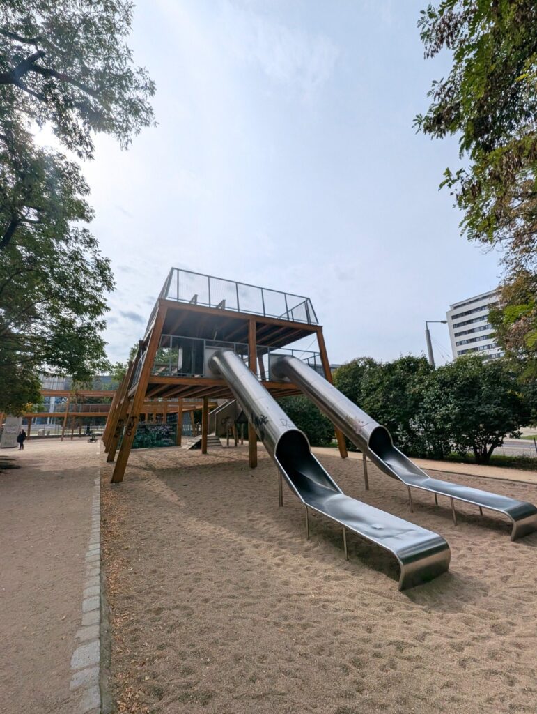 Bastion Merkur Spielplatz mitten in Dresden