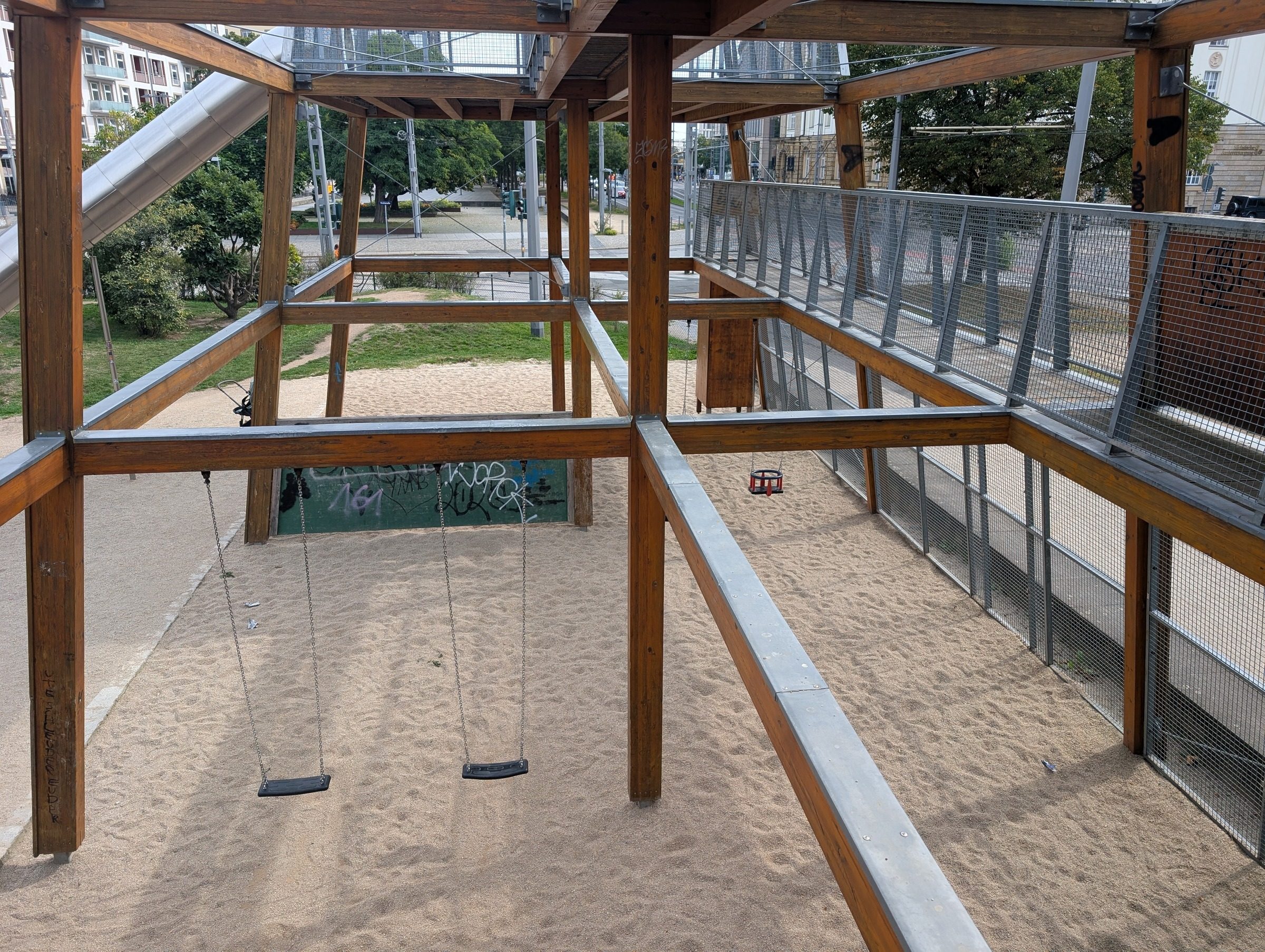 Bastion Merkur Spielplatz mitten in Dresden – Ausflug mit Kindern, Foto 2