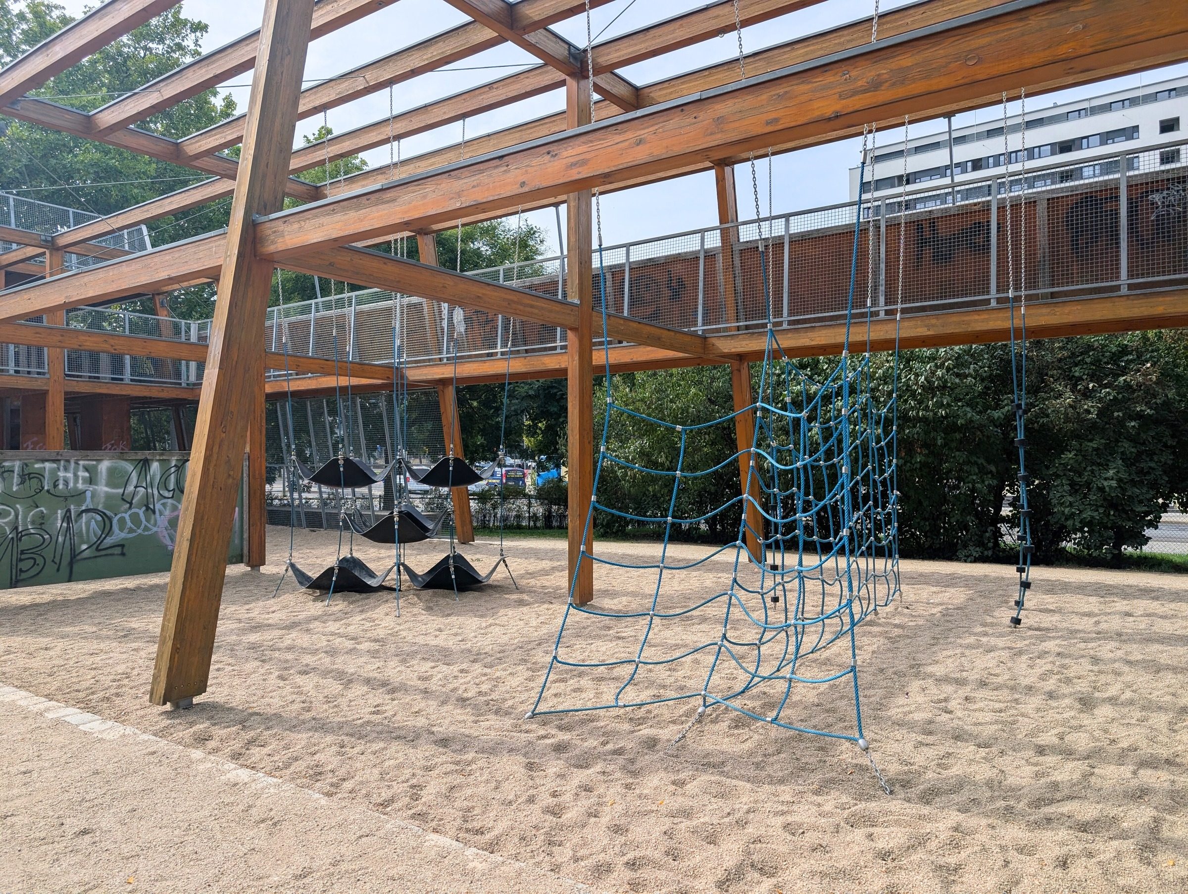 Bastion Merkur Spielplatz mitten in Dresden – Ausflug mit Kindern, Foto 3