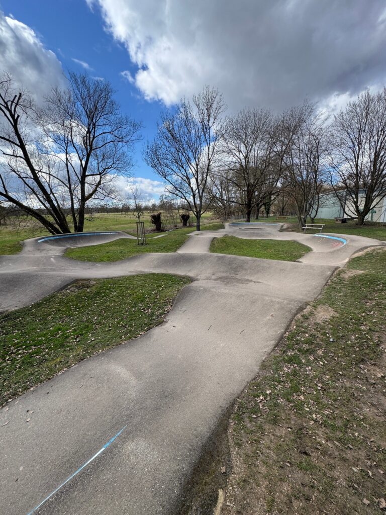 Pumptrack, Skateplatz & Spielplatz in Stuttgart