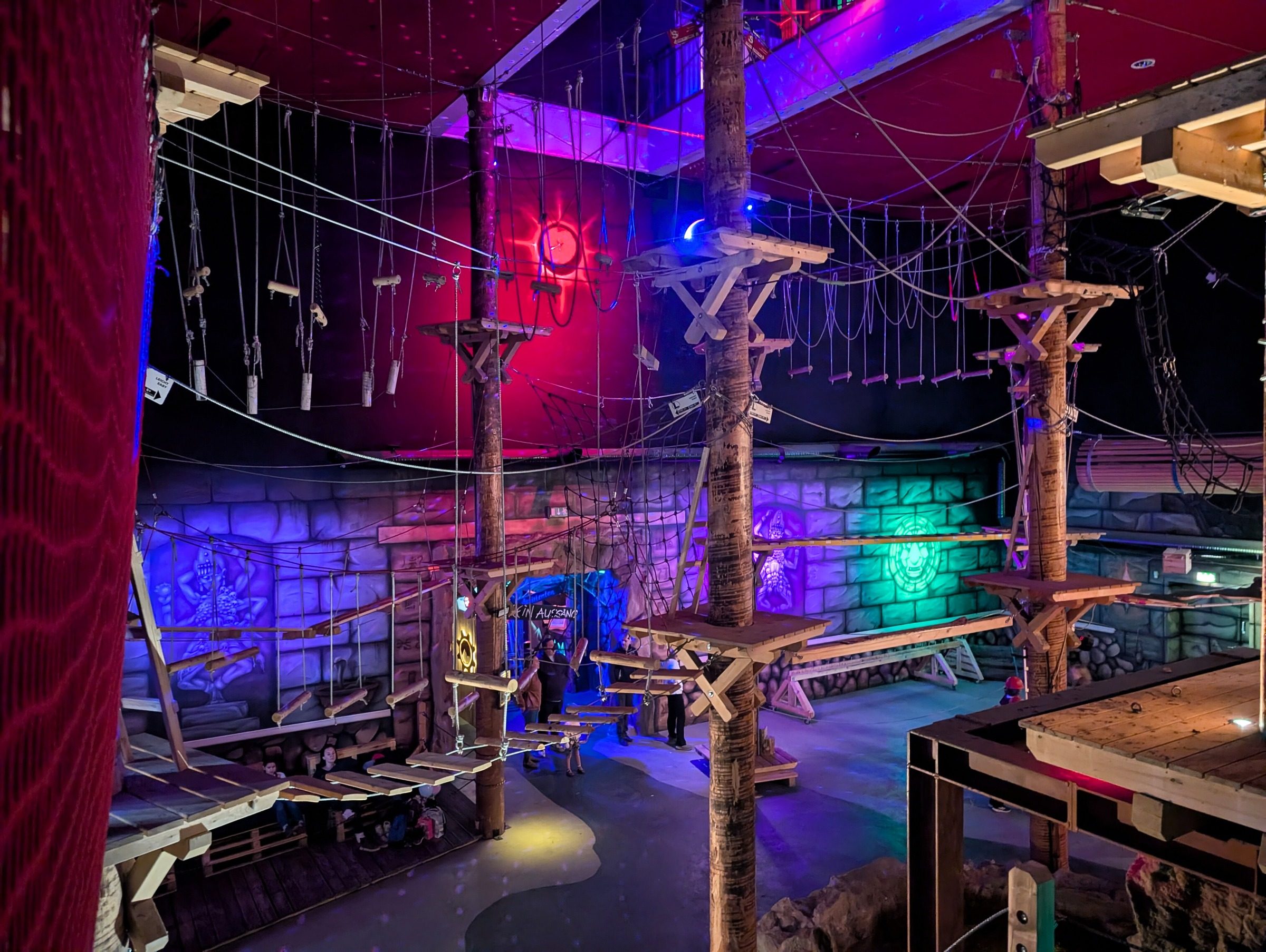 Größter Indoor-Kletterpark in Berlin – Ausflug mit Kindern, Foto 4