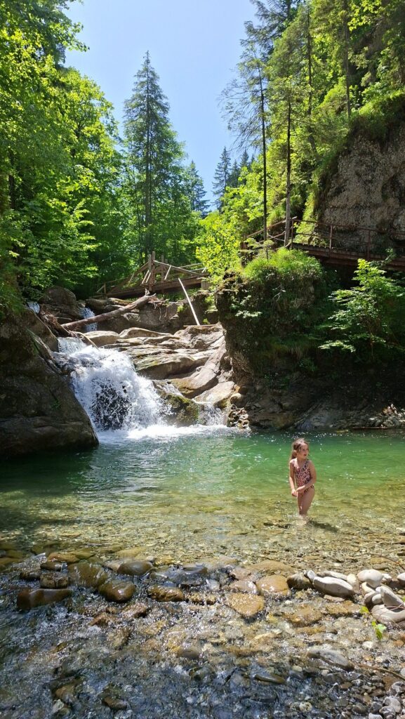 Baden unterm Wasserfall in Blaichach