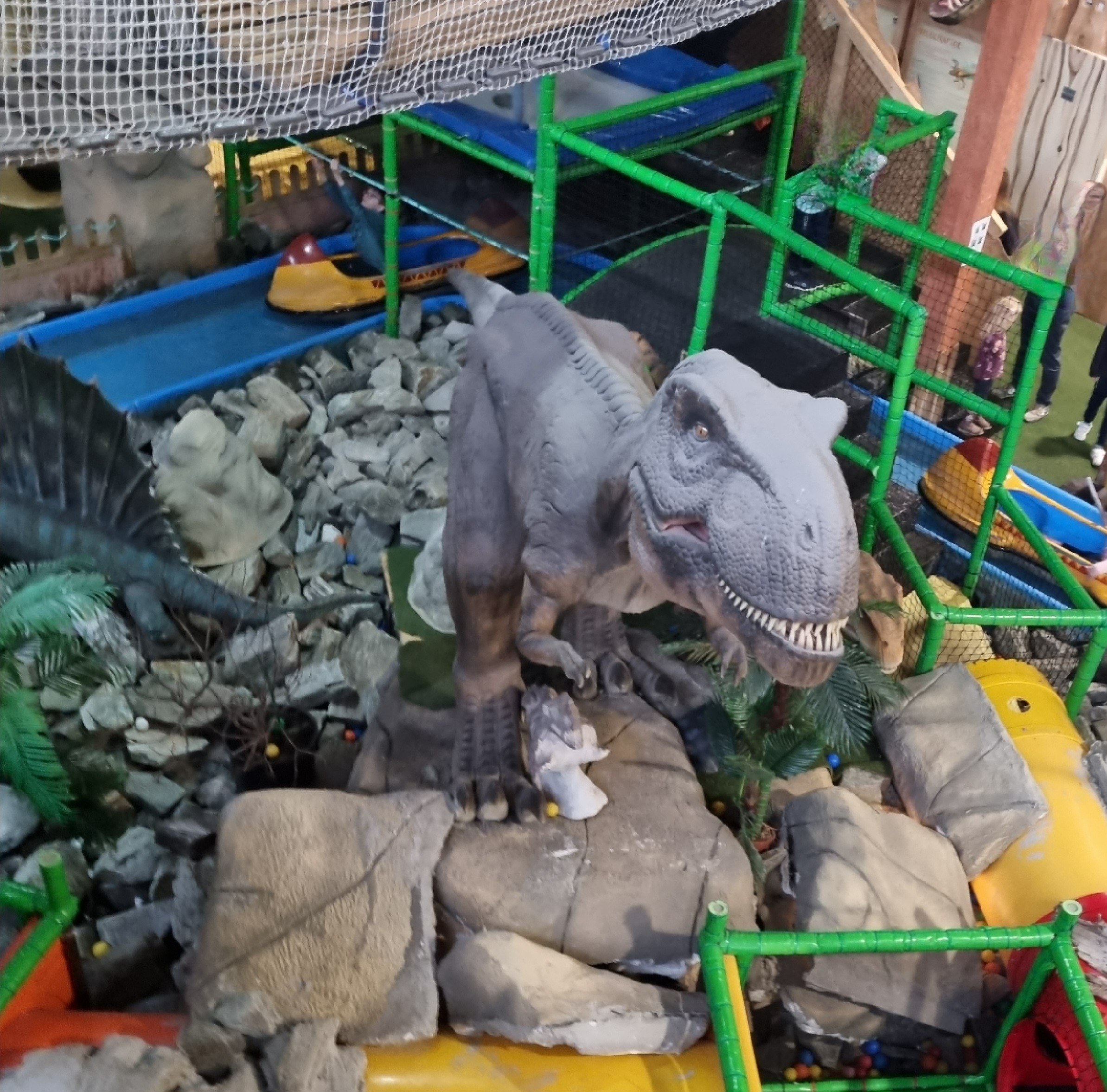 Dino Adventure – Indoorspielplatz – Ausflug mit Kindern, Foto 3
