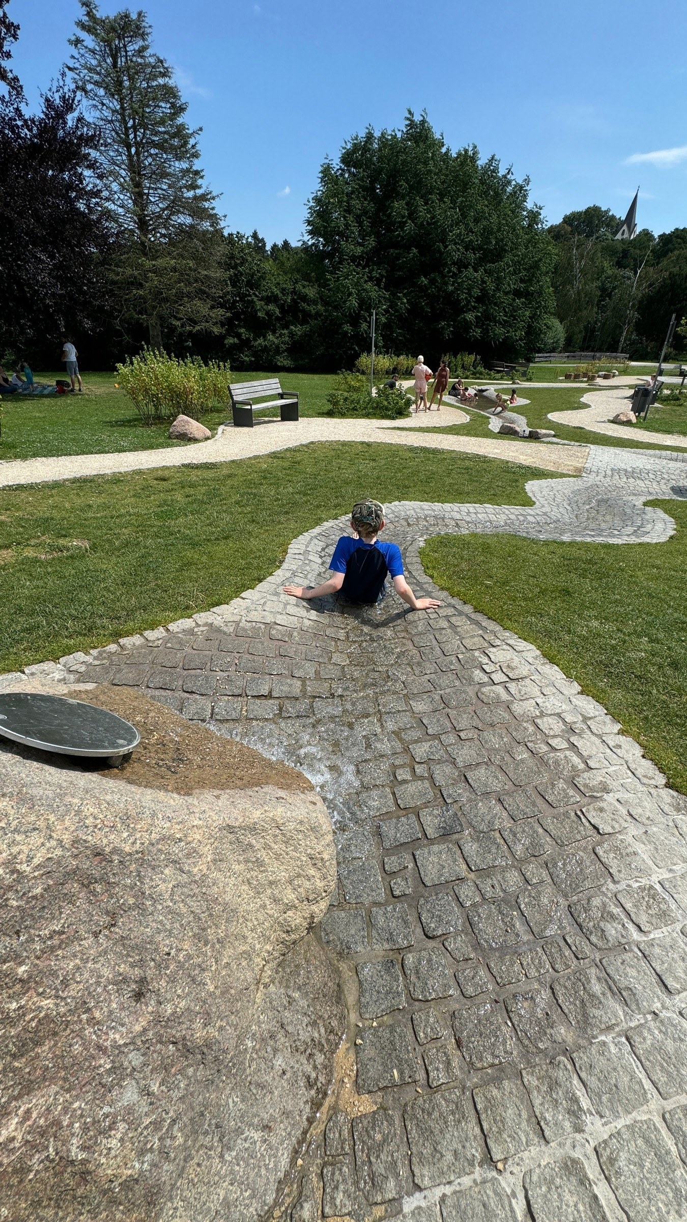 Wasserspielplatz im Burgpark Bad Vilbel – Ausflug mit Kindern, Foto 3