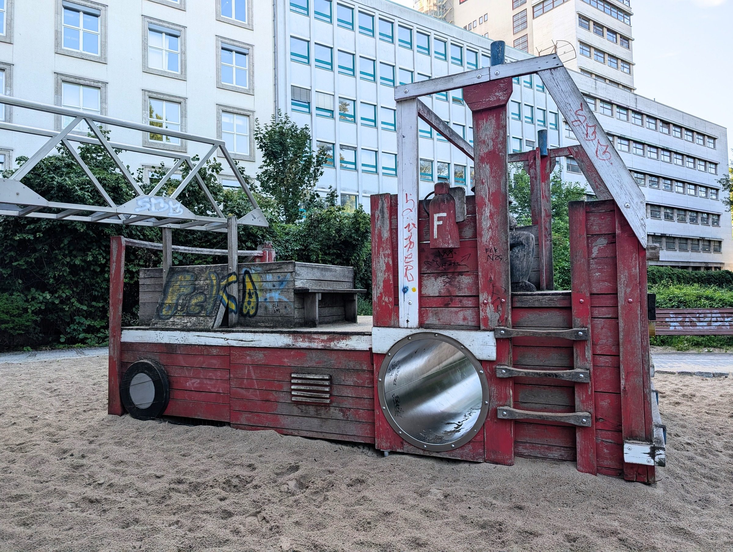 Feuerwehr Spielplatz Berlin Schöneberg – Ausflug mit Kindern, Foto 5