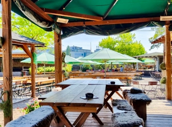 Biergarten im Almhüttenstil bei Stuttgart – Ausflug mit Kindern, Foto 8