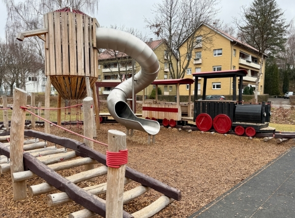 Bahnhofsspielplatz Pfullingen – Ausflug mit Kindern, Foto 2