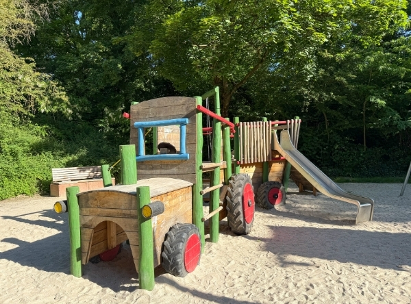 Bauernhof-Spielplatz Schweineweide – Ausflug mit Kindern, Foto 6