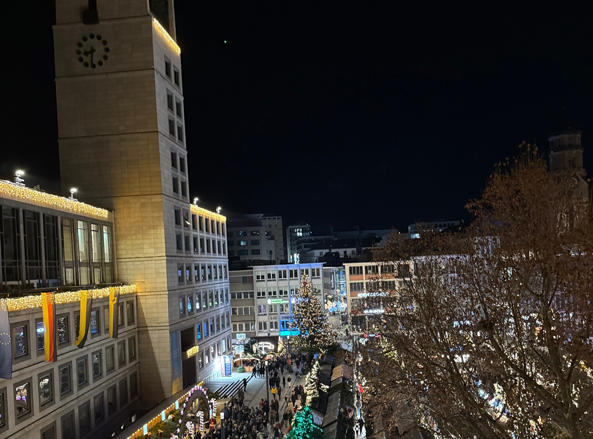 Stuttgarter Weihnachtsmarkt in Stuttgart – Ausflug mit Kindern, Foto 2