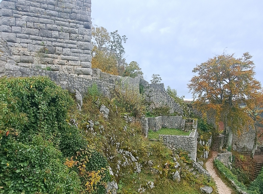 Aussichtstraum von der Burgruine im Lautertal – Ausflug mit Kindern, Foto 4