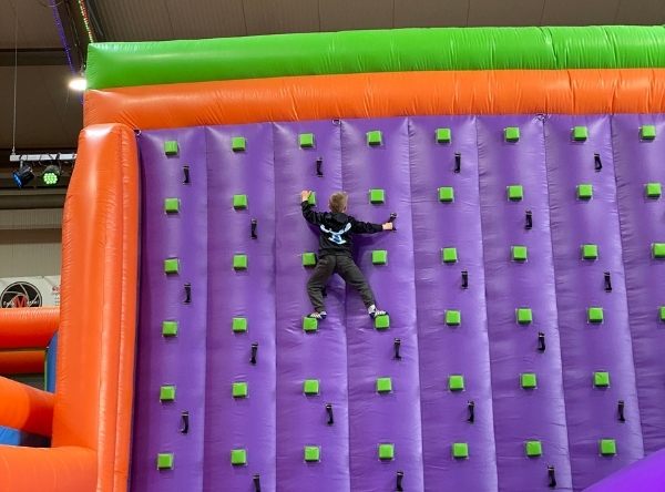 Hüpfburgenland Jump & Fun in Reutlingen – Ausflug mit Kindern, Foto 4