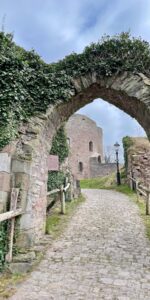 Die Krukenburg in Helmarshausen
