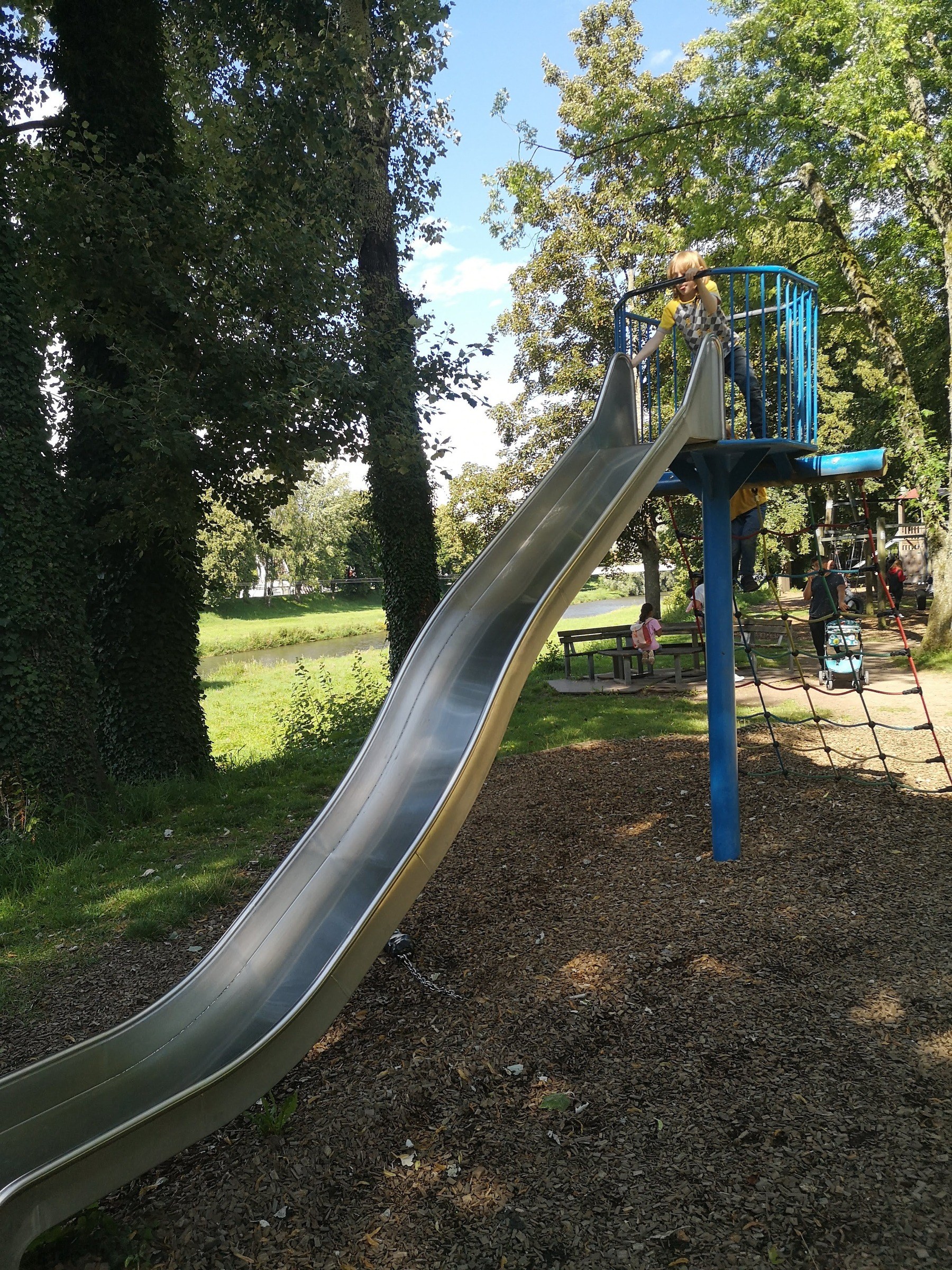 Spielplatz Enzauenpark in Pforzheim – Ausflug mit Kindern, Foto 3