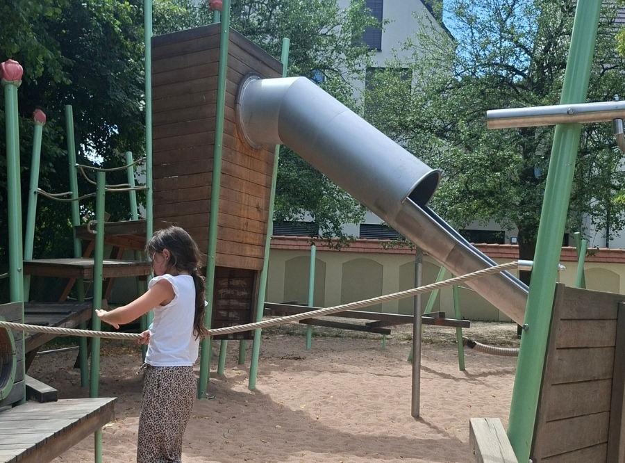 Spielen im Lustgarten in Ulm – Ausflug mit Kindern, Foto 3