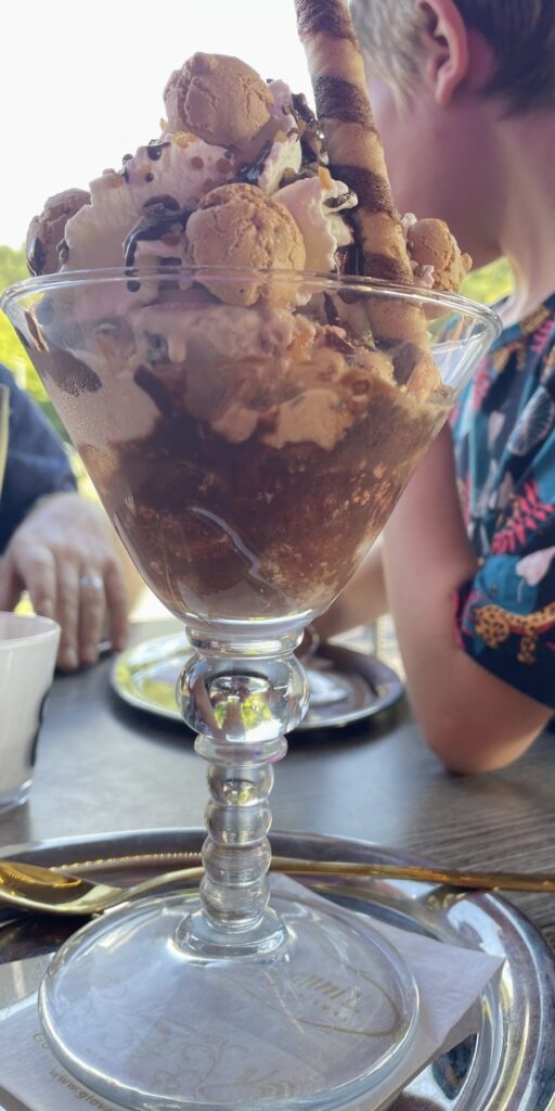 Bellacia – Eis- und Frühstücks Café in Ihlow